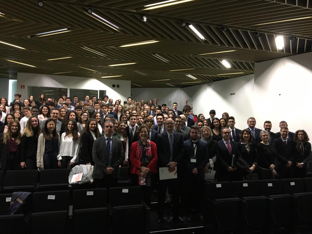 ColMontearagon's tweet photo. La actualidad de #Europa a debate con el equipo #Montearagón - @colegiosansu en el @MEP_Spain en la @_usj_ Modelo de Parlamento Europeo 2018-2019 #MEP19 @FundSanPatricio https://t.co/Cm0EABlYuP