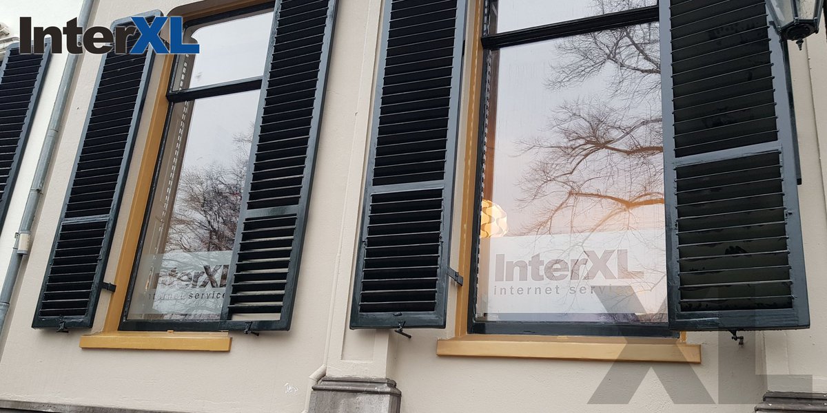InterXL's tweet image. Heb jij de nieuwe raamstickers al gespot bij ons kantoor op de Eusebiusbuitensingel? Sinds vrijdagmiddag zijn onze ramen voorzien van het InterXL-logo. We zijn blij dat we nu goed zichtbaar zijn vanaf de weg en vanuit het park! 😀