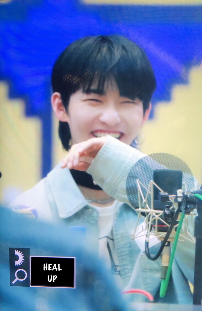 Healup_Hwall's tweet photo. 181217 아이돌 라디오 

#THEBOYZ #더보이즈 #HWALL #활 #허현준 #No_Air https://t.co/8u15ykt8wz