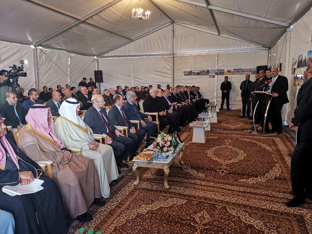 SaudiNews50's tweet photo. بمنحة من السعودية ..

افتتاح طريق الملك سلمان "الزرقاء – الأزرق – العمري" ، والذي يبلغ طوله 110 كيلو متر وتم تنفيذه بأربعة مسارب بكلفة بلغت حوالي 200 مليون دينار أردني.
.
#السعودية #الأردن
. https://t.co/OIXsmHr649