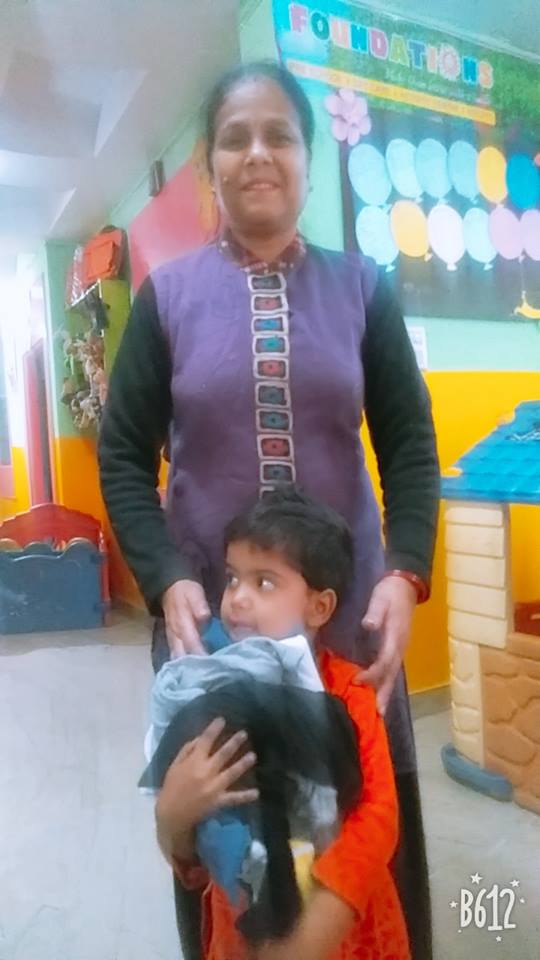 Ek_Sankalp's tweet photo. #Ekankalp: We are grateful to #Mrs_Anita for making her presence and distributing clothes to these marginalized kids at one of our associated school - Foundations Play School, Indirapuram, Ghaziabad.
#NewCloth #Donation #UnderprivelegedChildren #Indirapuram #Ghaziabad #Charity https://t.co/Pgx7Mr6jDb