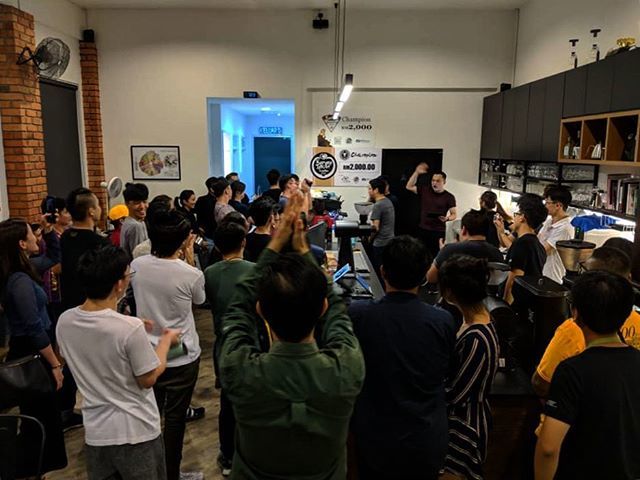 inchcoffeebar's tweet photo. KK Latte Art Battle !!! Second round starting soon! https://t.co/9uPVcTNtY1