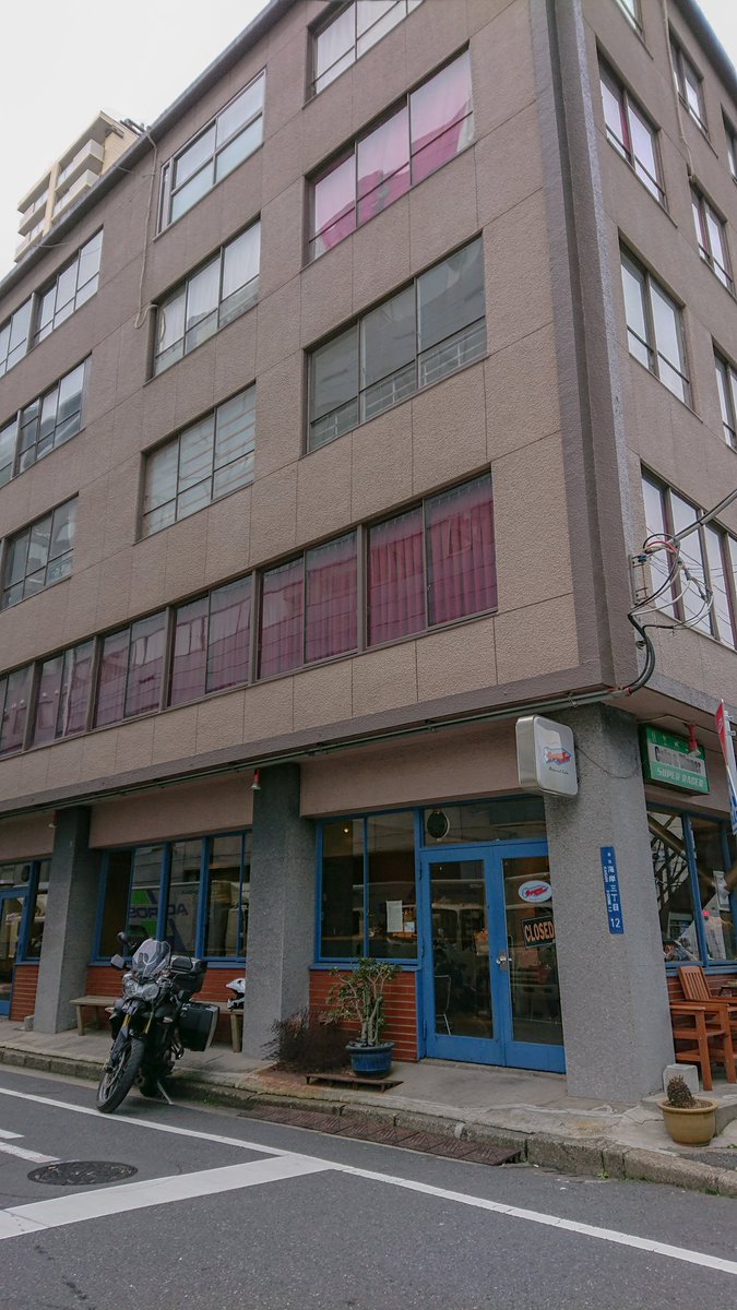 RsatoZ1000's tweet photo. 昨日は白黒cafe(σ≧▽≦)σ
今日は有給を取ったので、横浜を満喫しに♪
美味しいコーヒー、また飲みたいなぁ(*≧∀≦*)
そして横浜は迷路だ(笑)
#sumishoscafe
#白いTシャツと黒いバイク
#HelloMotorcycle2018
#白黒カフェ https://t.co/HoH6lwe3Ft