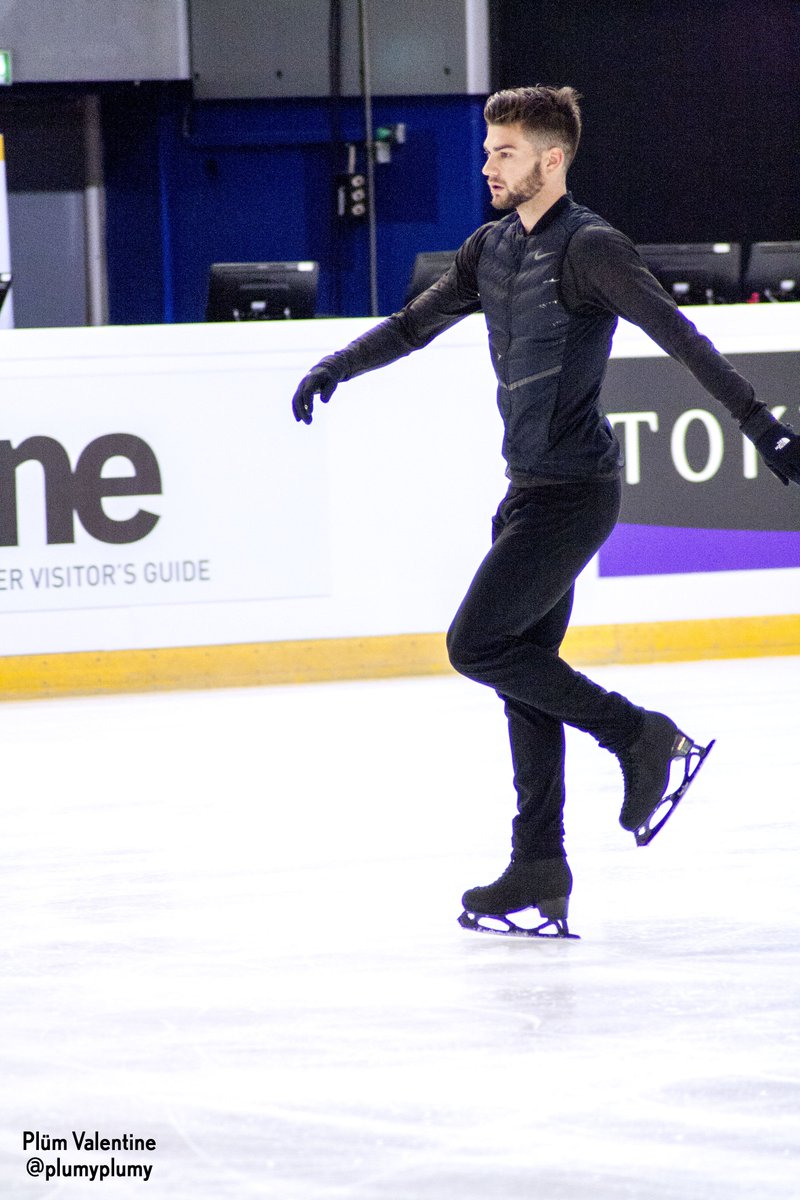 plumvalentine's tweet photo. men's fp practices - 24NOV2018 #RomainPonsart #TeamFrance #FrenchTeam #IDF2018 #IPF2018 #GPFigure https://t.co/GglKRJAm6A