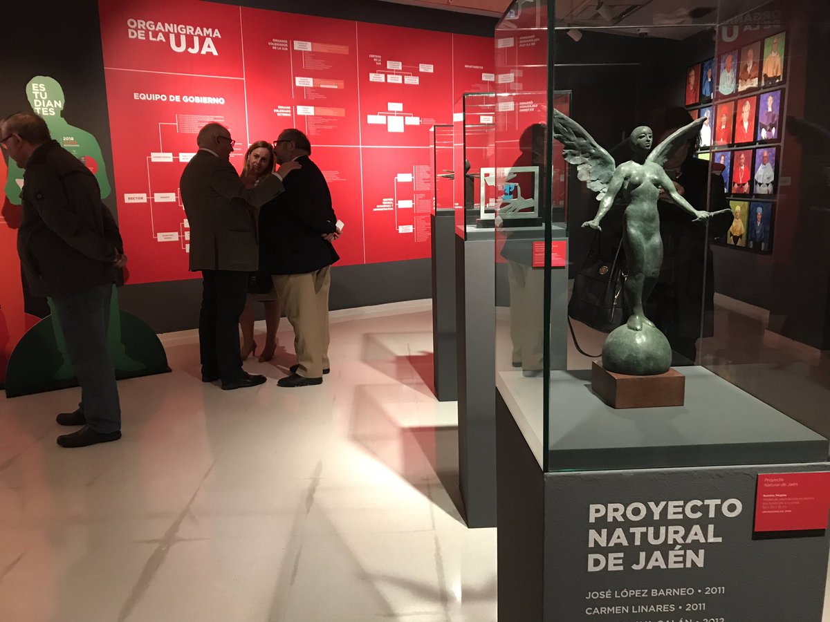 ujaen's tweet photo. Inaugurada la muestra ‘Universidad de Jaén, 25 años’, que puede visitarse hasta el 29 de marzo de 2019 en la Sala de Exposiciones de la Antigua Escuela de Magisterio de Jaén #25añosUJA https://t.co/IZvigq1m3n