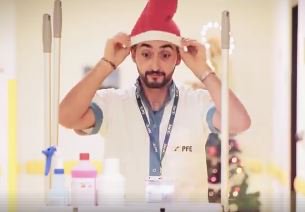 PFE_spa's tweet photo. Il Natale parte dal cuore... Merry Christmas da PFE!!! Guarda il video: https://t.co/O4t0e6GdZO https://t.co/D8tqvQ9b9i