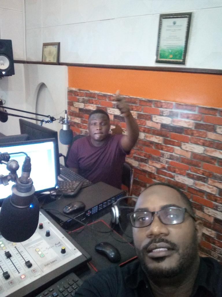 LAKAPITANO's tweet photo. Live now is #TheDriveonMagic with @LAKAPITANO @akoyomusic @Magic100FMUG @mtnug #CapsToTheWorld...hallo monday https://t.co/utHIh28t3X