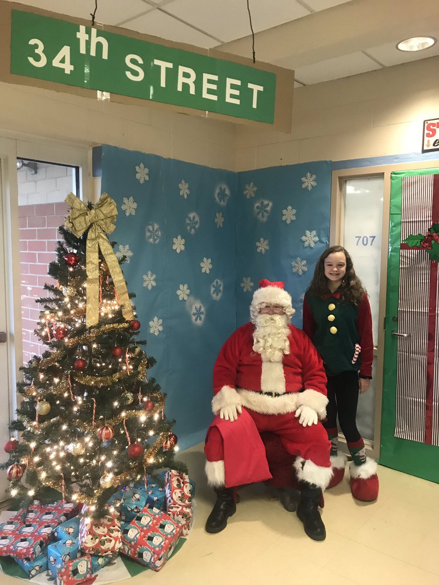 rvms7thgrade's tweet photo. Door decorating competition https://t.co/y7ODx1817Y