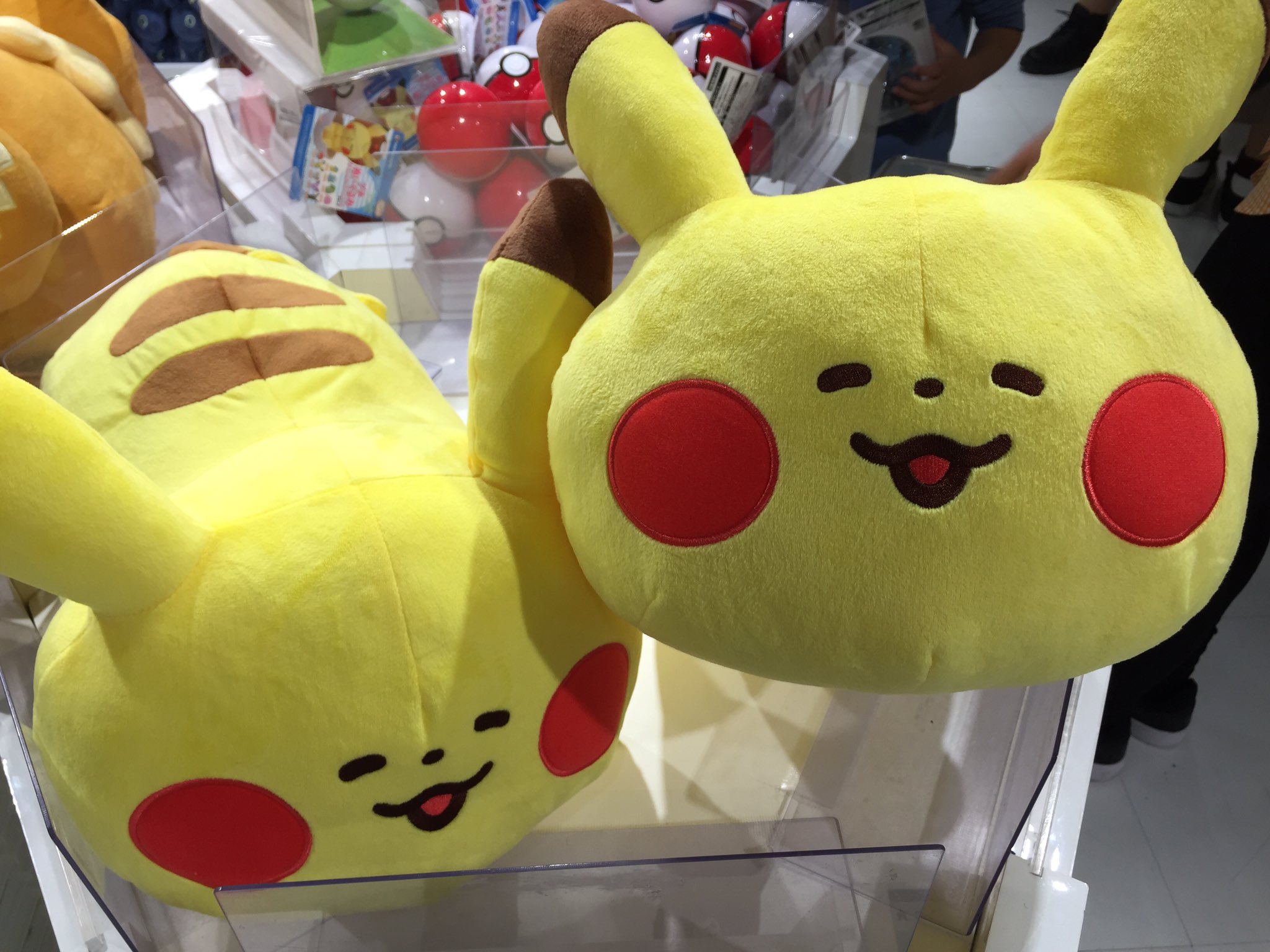 Miki Eevee And Pikachu Plush Cushions From The Pokemon Yurutto Series T Co 0e7frkhugt Twitter