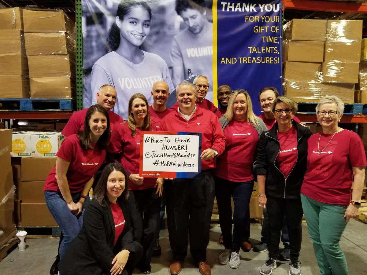 We all have the #Powerto break hunger! With awesome <a href="/BankofAmerica/">Bank of America</a> teammates #BofAVolunteers @Foodbankmanatee