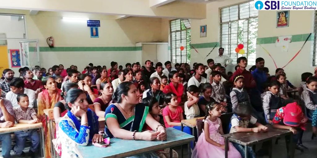 SBI_FOUNDATION's tweet photo. The school orientation program was conducted for parents of 👧👦 to make them understand about the functioning of the 🏫 &amp; teaching methods used for 👧👦. Through our #SchoolAdoptionProgram in 🤝with @PeepulIndia, our aim is to transform children’s lives through quality 📚. #SDG4 https://t.co/pbGvrIltYC