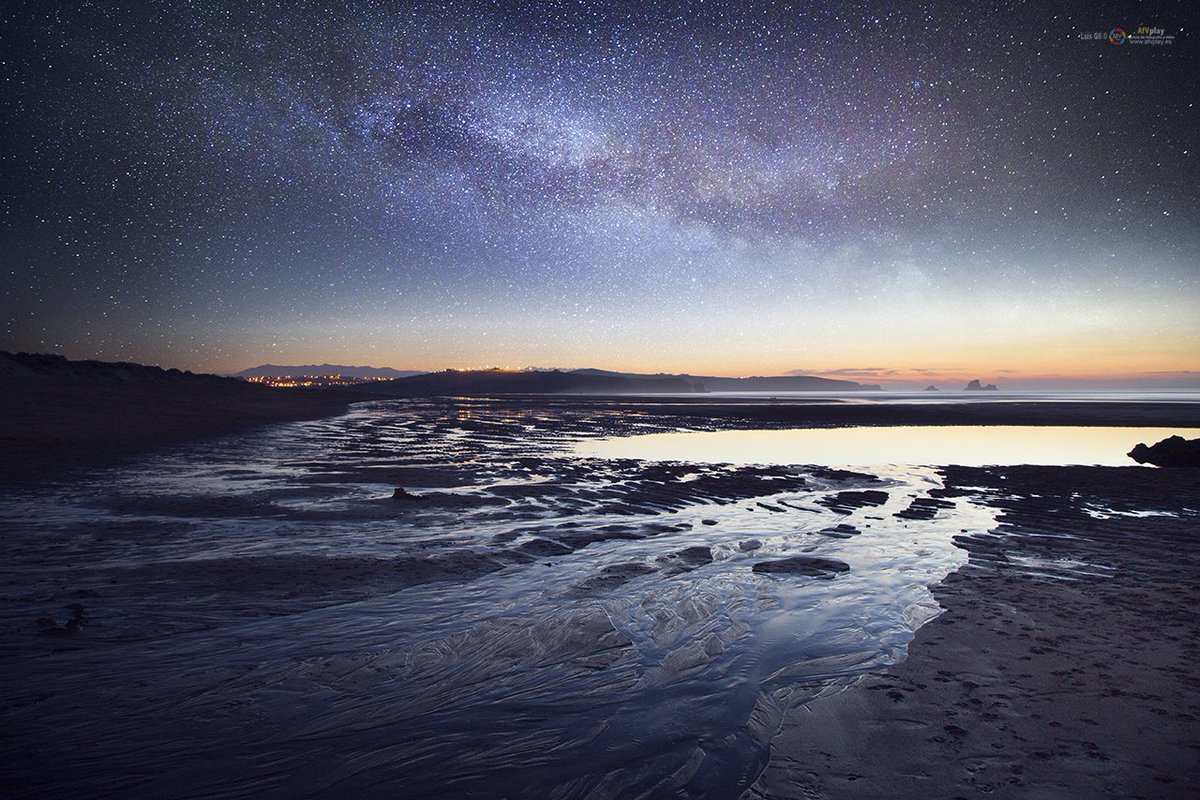LuisGilPhoto's tweet photo. Un regalo de la vida!!
#night #sky #Spain #Liencres #photo #live #turist #travel #landscape #love #stars #vialactea #beach #sea #colour https://t.co/N4MD3gkEpm