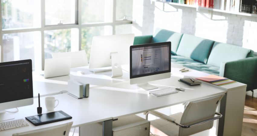 Werkplek op kantoor kost werkgever €9.086 per persoon per jaar! ow.ly/s7yA30n0SNU