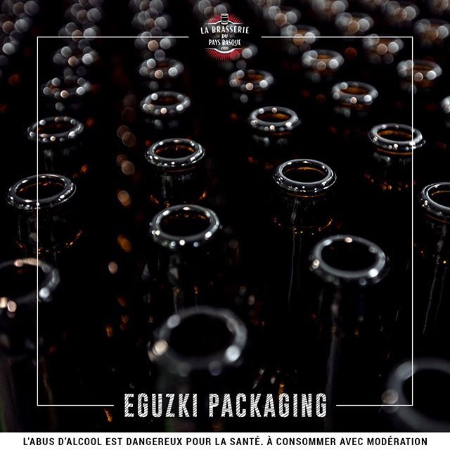 BPaysbasque's tweet photo. [ En rang serré ] ⠀
Les bouteilles Eguzki prêtent à l'emploi et au remplissage ... La dégustation approche ! 🤗🍻⠀
.⠀
.⠀
.⠀
#Laviedelabrasserie #gold #worlbeerawards #2K18 #hightech #instagood #biere #beer #cerveza #instabeer #beerme #beerofinstagr… https://t.co/XZri7rDrCd https://t.co/qCO3UB395J