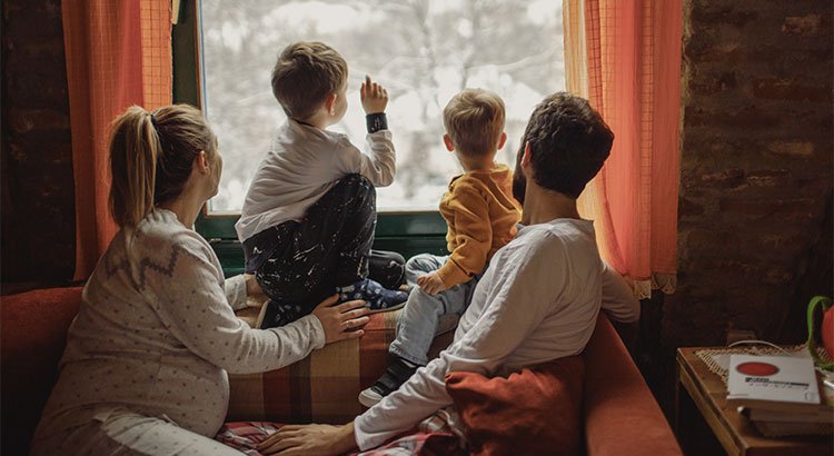 BrokerZac's tweet photo. 5 Reasons to Sell This Winter!  https://t.co/zn2L9Nx0f2 #sellmyhousenow #flatfeemlslisting https://t.co/uENpEsAaya