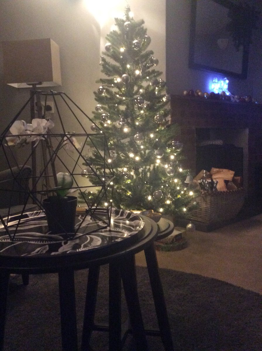 CottagePiper's tweet photo. All set for #Christmas in #PiperCottage ππ·π
#Staycation #Devon https://t.co/twY93Wnvo7