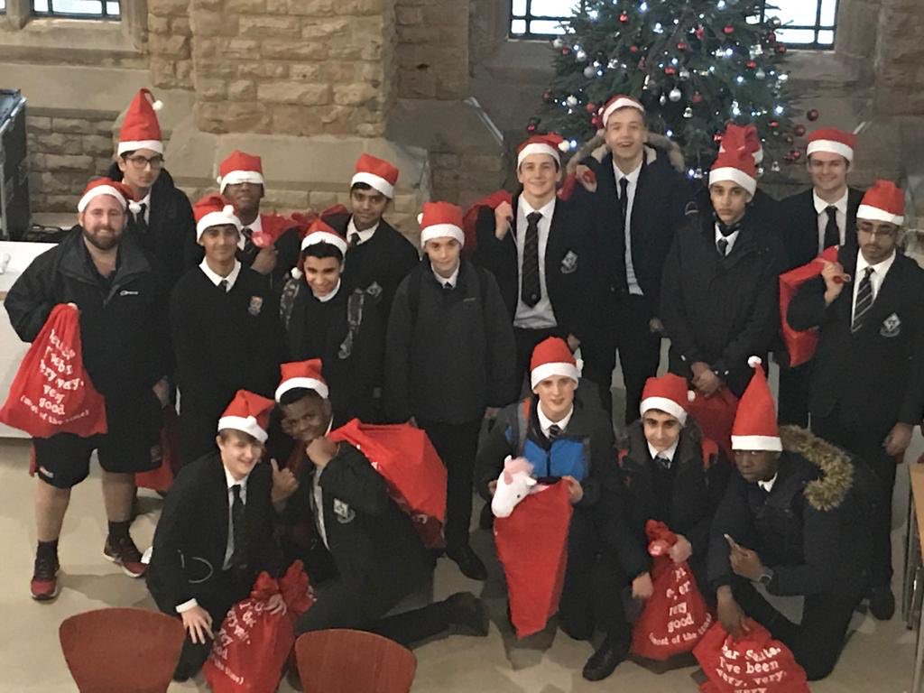 Community Action proudly delivered the Christmas present donations to the NSPCC Service Centre today after-school. Thanks to so many for contributing to such a heart-warming response. We now look forward to tomorrow’s Foodbank delivery and Christmas Party! 😀👏🎅🏼🎁🌲👍🥳