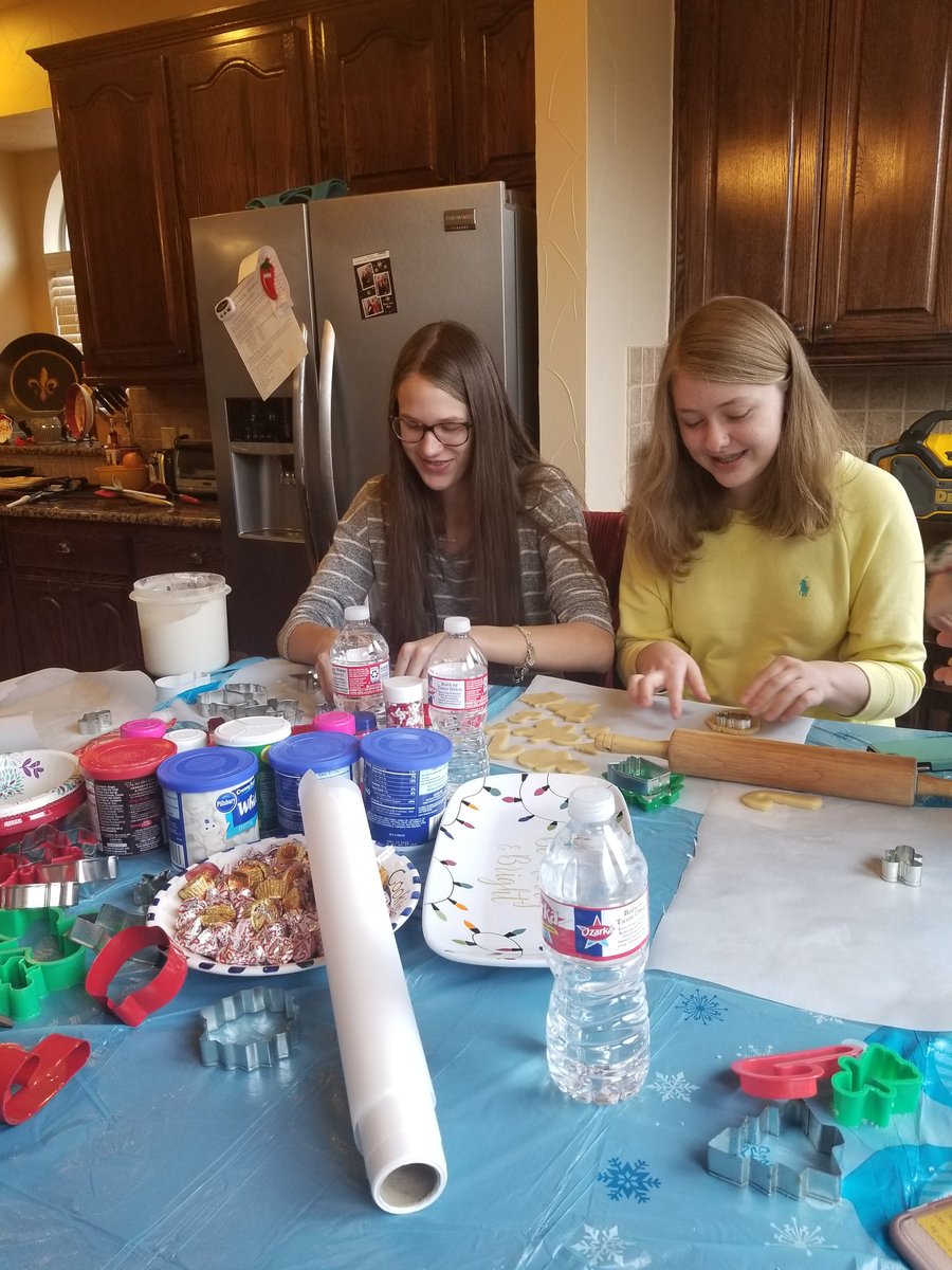SHS_DOLLS's tweet photo. Baking cookies from scratch, tedious decorating, wrapping and delivery. ✅
From writing heartfelt notes to a surprise gift exchange, we had a blast! Thank you Tiffany for allowing us to use your home. https://t.co/ceHqCl7bFj
