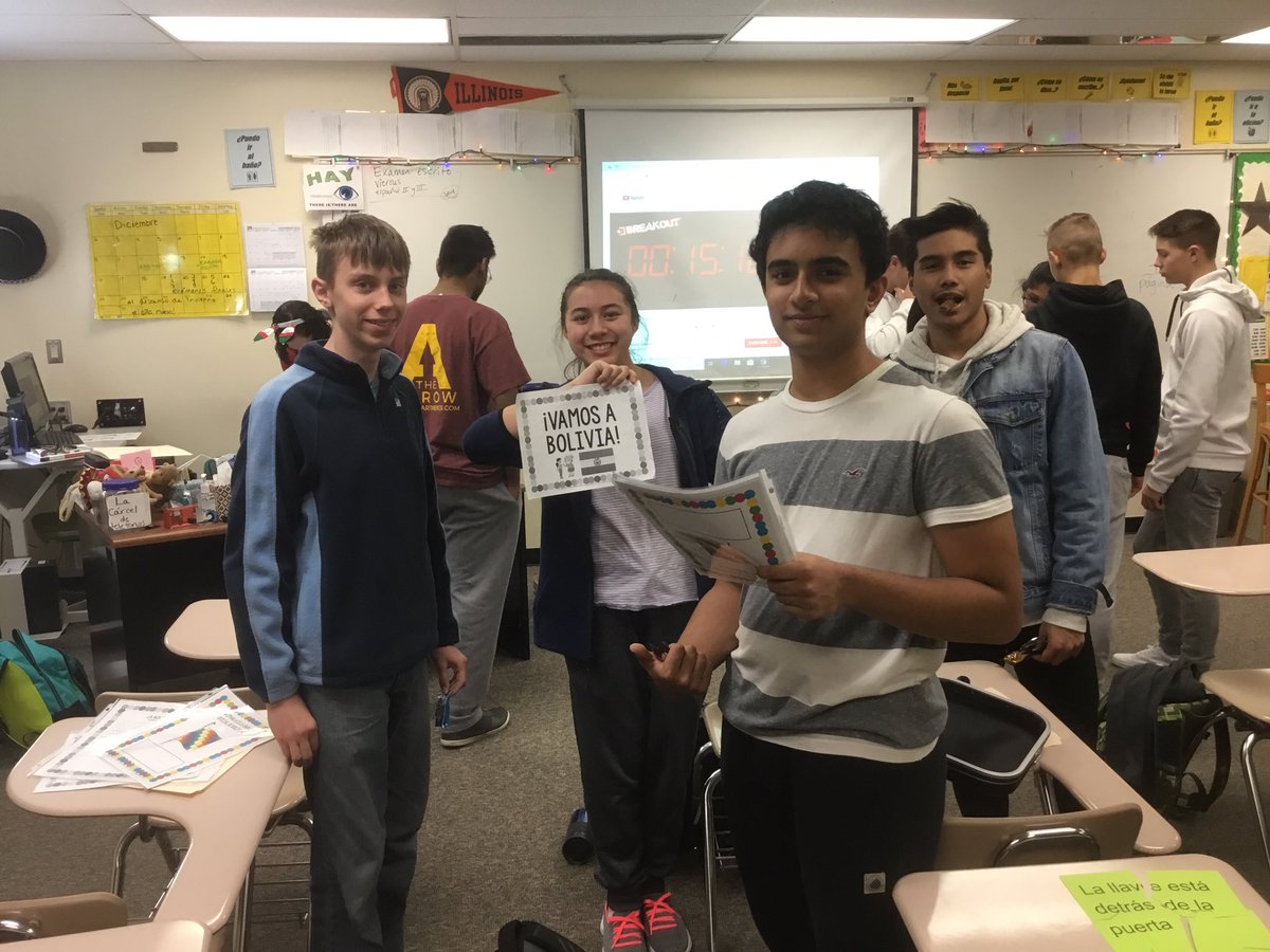 SorianoSpanish's tweet photo. Español Uno estudiantes had a blast doing their first @breakoutEDU . Huge thanks to @TpTdotcom, @MrsGiegler and most of all @MartinaBex for our Escape con Abuela. #FHSSpirit @FremdVikings #thisisfhs https://t.co/8f67tLfARL