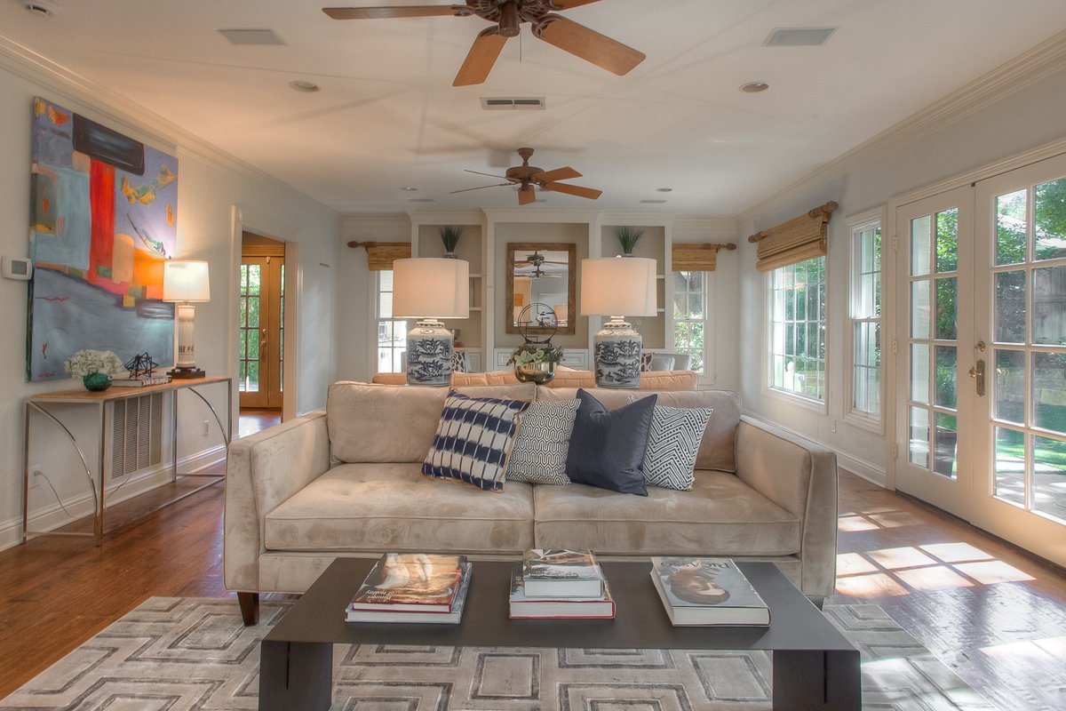 WilliamsTrew's tweet photo. Beautiful Monticello home with walls of windows and lots of natural lighting
3705 Potomac Avenue
$1,099,000 | 4 beds/3.5 baths
Listing Agent: @berkesgroup 

https://t.co/3Z2YCwytQr https://t.co/rjXV1ZxEUv