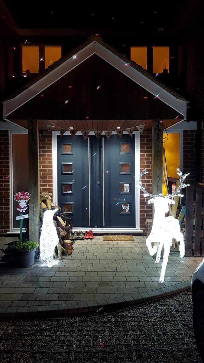 Beautiful outside shot of these Milano French doors. <a href="/SolidorLtd/">Solidor</a> <a href="/UltionLock/">Ultion</a> <a href="/CWGChoices/">CWG Choices Ltd</a> <a href="/alt2timber/">'Choices' Alternative to Timber</a> #installerofthemonth #earlychristmaspresent #frontdoor #FITShow2019 #compositedoor #upvc #doubleglazing #beautiful