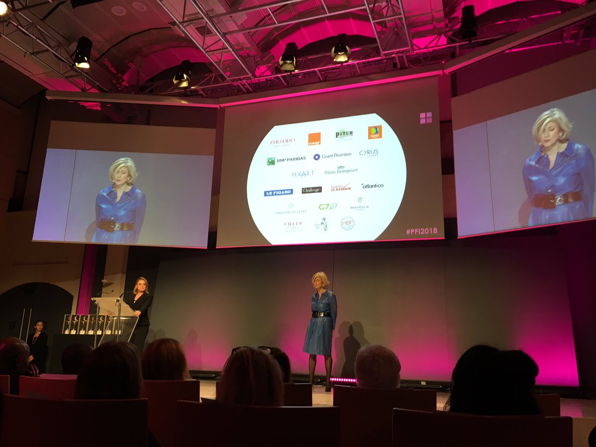 Belebouc's tweet photo. Fière d’être au jury de la 5ème édition du Prix de la femme d’Influence #PFI2018 et d’accompagner tout le travail accompli pour #FemmesduNumerique @syntecnumerique https://t.co/L1lMJSc6CD