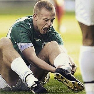 FcWeird's tweet photo. WHAAAAAT a shoes! 😱😍
.
Credit : Unkwon
.
#WeirdFootballClub #WeirdFC #Football #Soccer
.
📲 #ball #futbol #envywear #futball #kick #pass #shoot #score #goal #field #net #team #soccerball #photooftheday #instafutbol #instagood #grass #run #soccergame #… https://t.co/7yJ3oBiTvw https://t.co/xEzaNSkEwg
