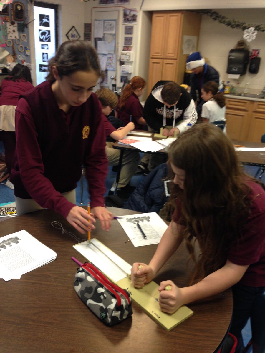 SI_Academy's tweet photo. Grade 7 models the working of a seismograph https://t.co/9jJkmoRyQ4