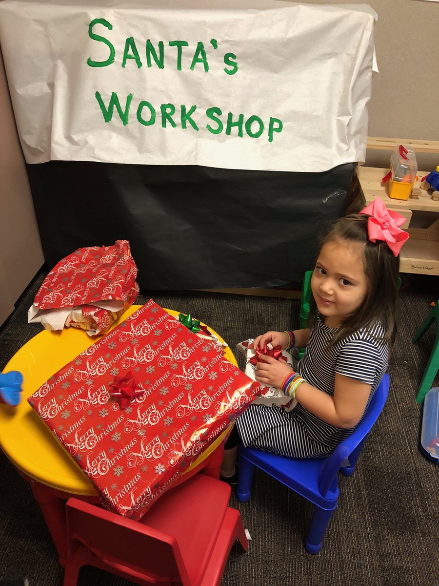Language and fine motor skills growing in play! ⁦<a href="/HumbleISD_PREK/">HumbleISD ECE</a>⁩