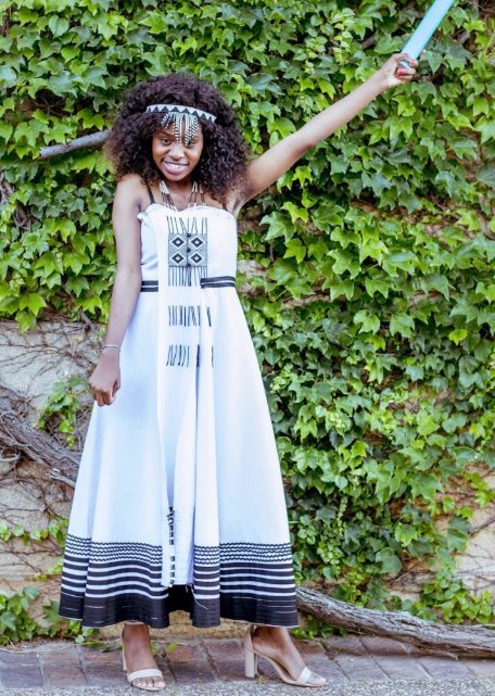 Choc_Clare's tweet photo. I am officially an Economics graduate from UCT๐! Ngibonga Umdali๐.
Africaโs daugher๐ธ๐.
#GRADUATES #graduation #Graduationday #BlackExcellence #BlackGirlsRock #UCTGrad2018 https://t.co/8aon9xovno
