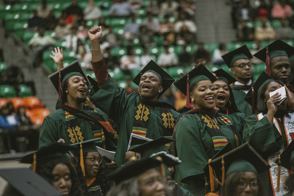 FAMUSJGC82's tweet photo. #SJGCGraduates #TheBestIsYetToCome https://t.co/RdgYKDHZLP