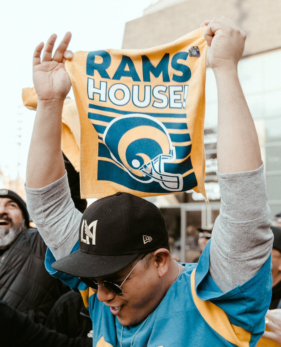 Football culture. 😏  Thanks for having us at the @lacoliseum, @RamsNFL!   #LAFC x #LARams https://t.co/spfIPtQzpb