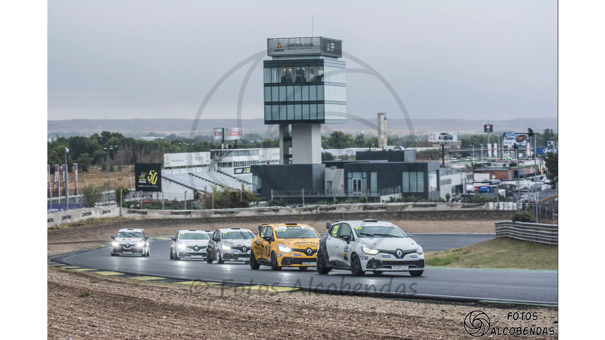 Clio Cup Spain Meeting 3 - Photo <a href="/Circuito_Jarama/">Circuito de Madrid Jarama - RACE</a> back in October 2018 <a href="/EspirituJarama/">Espíritu del Jarama</a> @RenaultSpSeries <a href="/ASNUperformance/">ASNU Performance</a> #jaramarace #ciruitojarama #motorsport #espiritudeljarama #Renault #clio #cliocup #cliocupspain #racing #race #track #car #cars #october #2018 #spain #Asnu