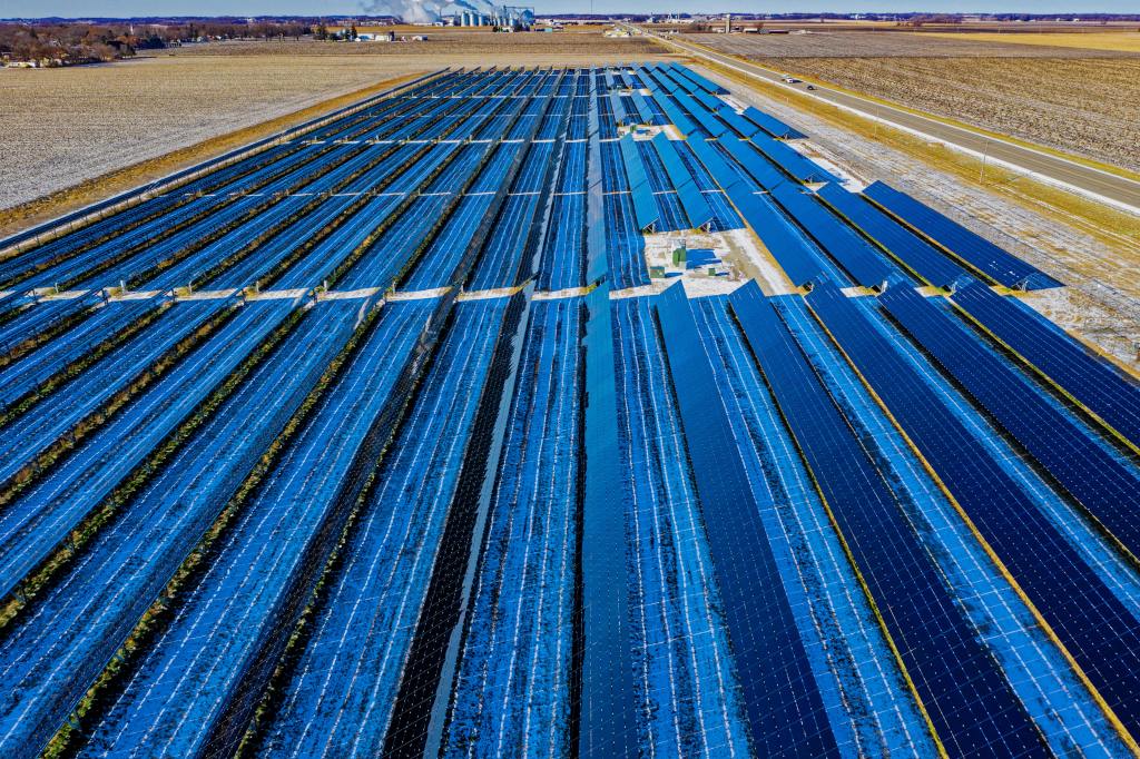 ChileHerald's tweet photo. Chilean startup could increase solar panel efficiency with a fleet of robots https://t.co/HbAE9GAzJL https://t.co/VYQCLUuLuz