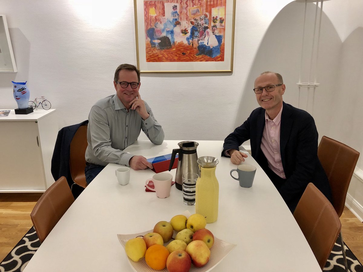 Kul att få hälsa @UlfJanzon , ny förbundsordförande i <a href="/farmaceuterna/">Sveriges Farmaceuter</a> välkommen till huset och i ordförandegänget i Saco <a href="/Akademikerna/">Saco</a> #tillsammans