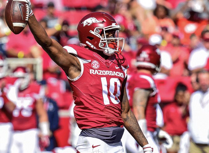 _ejda1's tweet photo. Blessed to receive an offer from the University of Arkansas 🐗❗️ https://t.co/nDtExRUmRJ