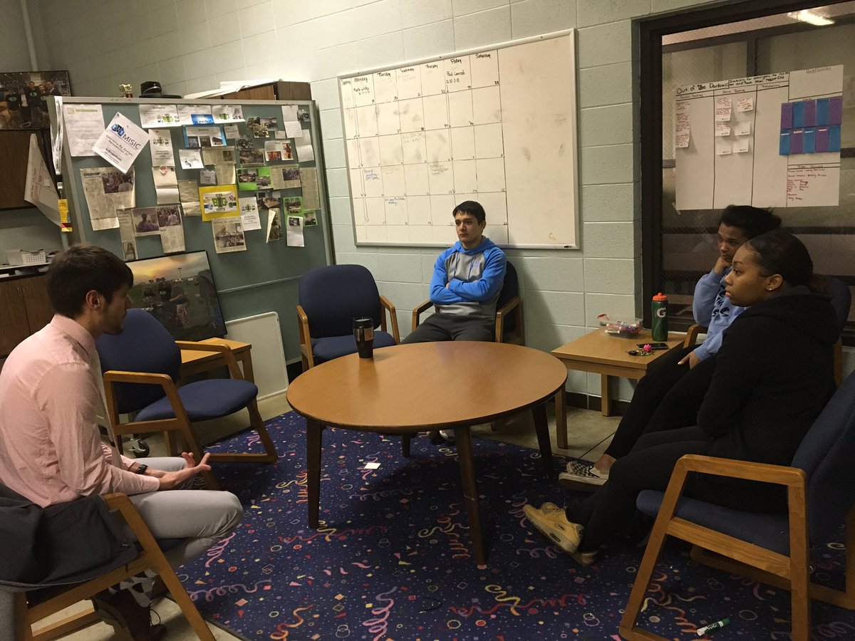 dforsyt's tweet photo. How lucky are we- Zachary Rye , CC alum, comes and shares his road to medical school! #hardwork #passiondriven #ILoveTeaching https://t.co/SB3UORjIpI