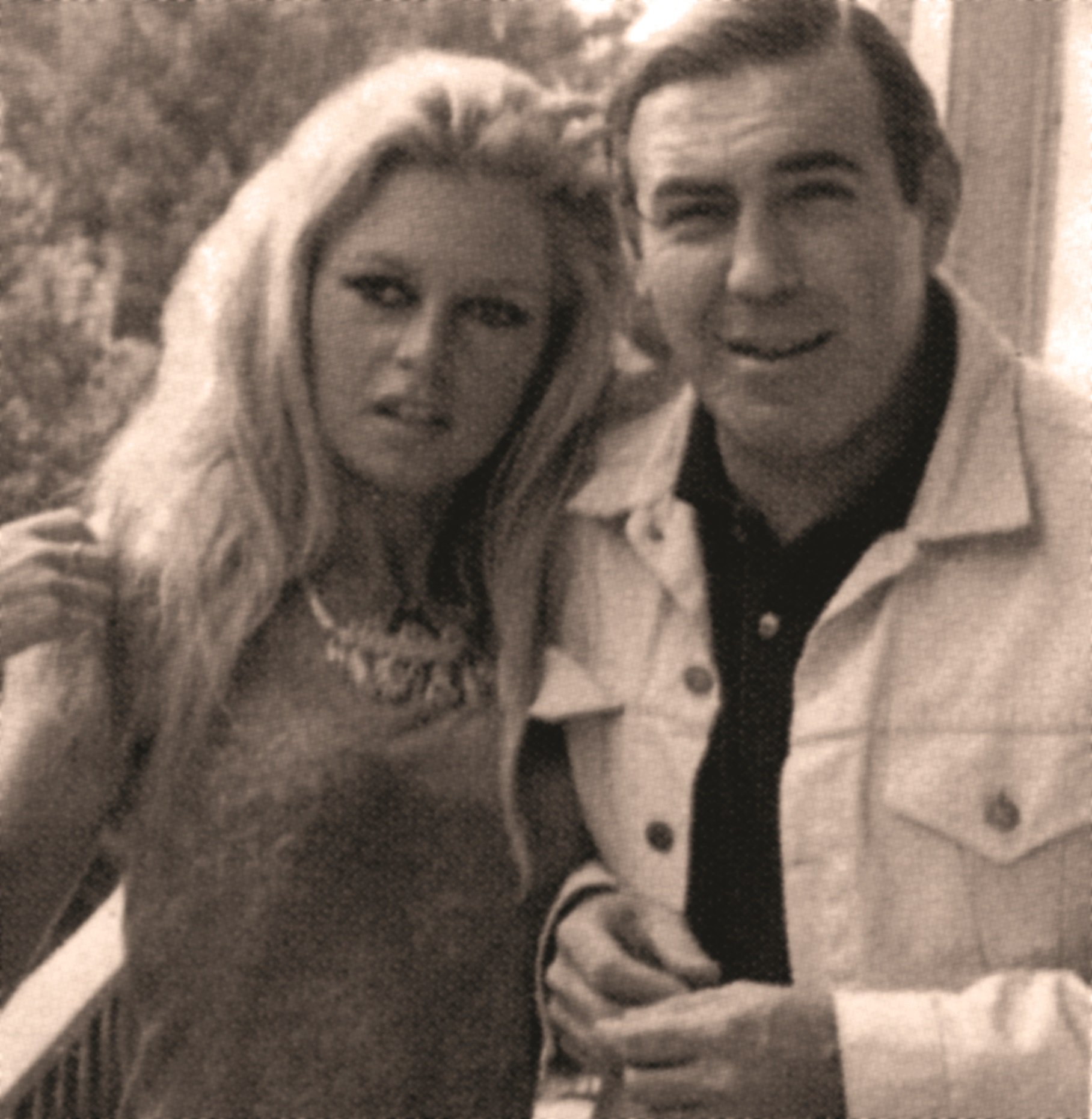 Museo Taller Casapueblo on X: Carlos Páez Vilaró con la reconocida actriz  francesa Brigitte Bardot. Conocé mas sobre la biografía de Carlos Páez  Vilaró en nuestra web:   / X