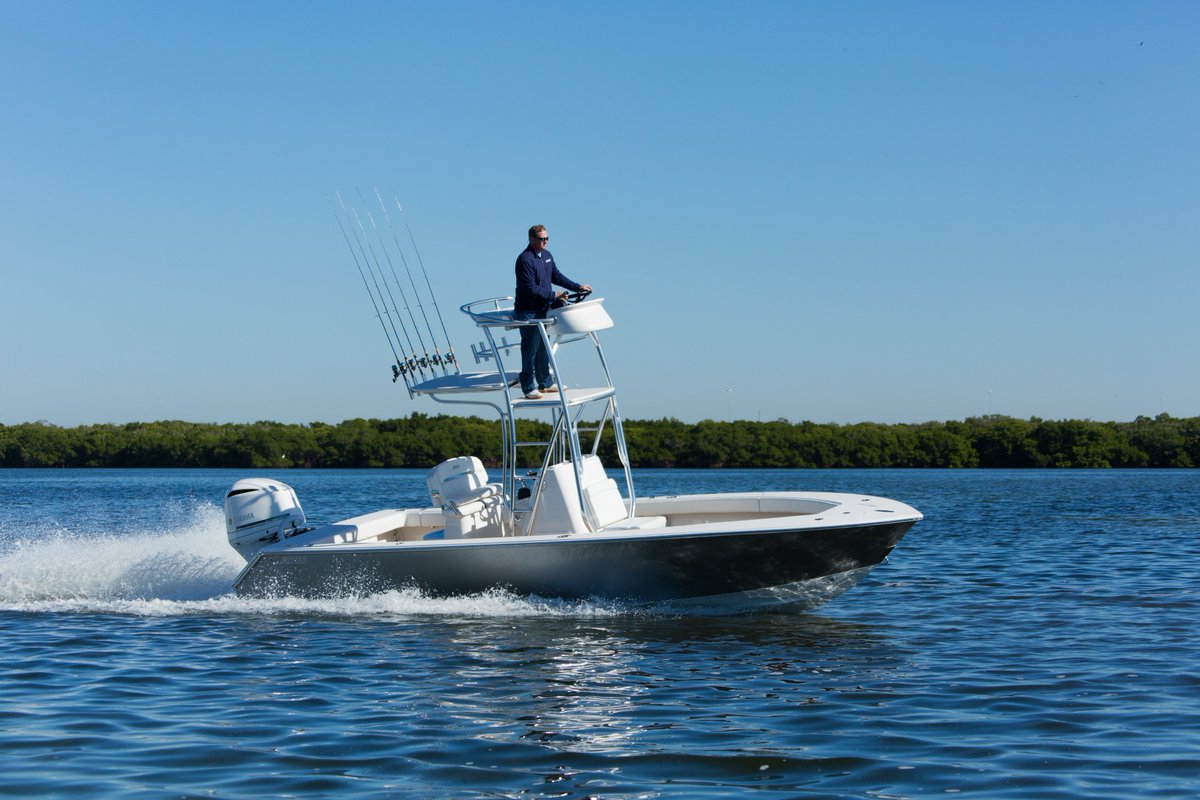 JupiterMarine's tweet photo. Making the most of #Monday from the tower of the Jupiter 25 Bay!
.
.
Ready to launch into your next fishing adventure?
Visit https://t.co/LAqHZ359rm to #DesignYourJupiter & discover the features on this versatile, hybrid sportfisher that'll have you reeling them in with style! https://t.co/OT452aURCV