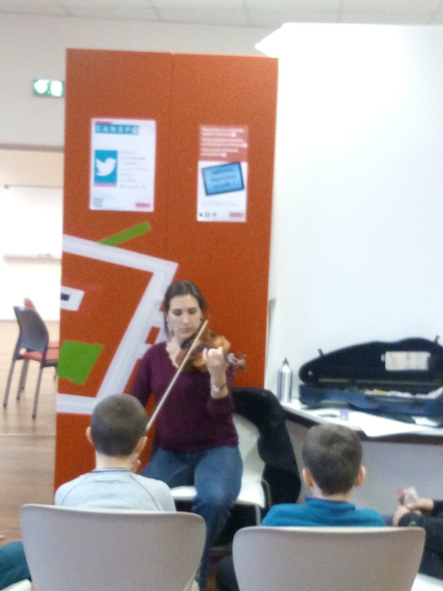 diderot25's tweet photo. Merci aux musiciens de l'#ovhfc et à @Canope_25 qui ont permis ces beaux moments de partage entre les 6eme du @ClgDiderot et les CM2 d'#Avanne à travers la découverte des instruments https://t.co/wUUlXFkHge