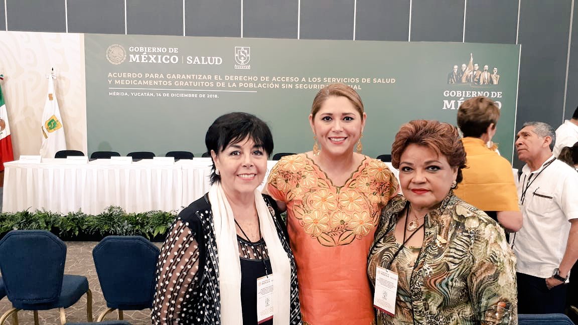 amexme's tweet photo. Presidenta Nacional @LuceroCabralesy Presidenta  @AMEXME_YUC Carmita Cardeña asistieron al “Acuerdo para garantizar el derecho de acceso a los servicios de salud y medicamentos gratuitos de la población sin seguridad social” presentado en @AyuntaMerida por @lopezobrador_ https://t.co/is19h2sNf0