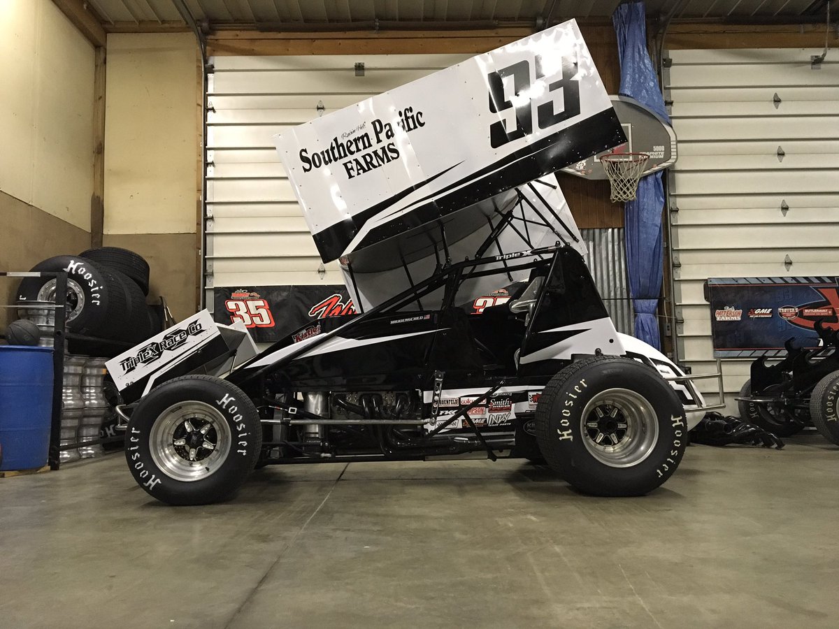 SheldonHaud's tweet photo. Selling my last #93 car. RT if you could please 👍🏻 https://t.co/wJE4AwDoJV