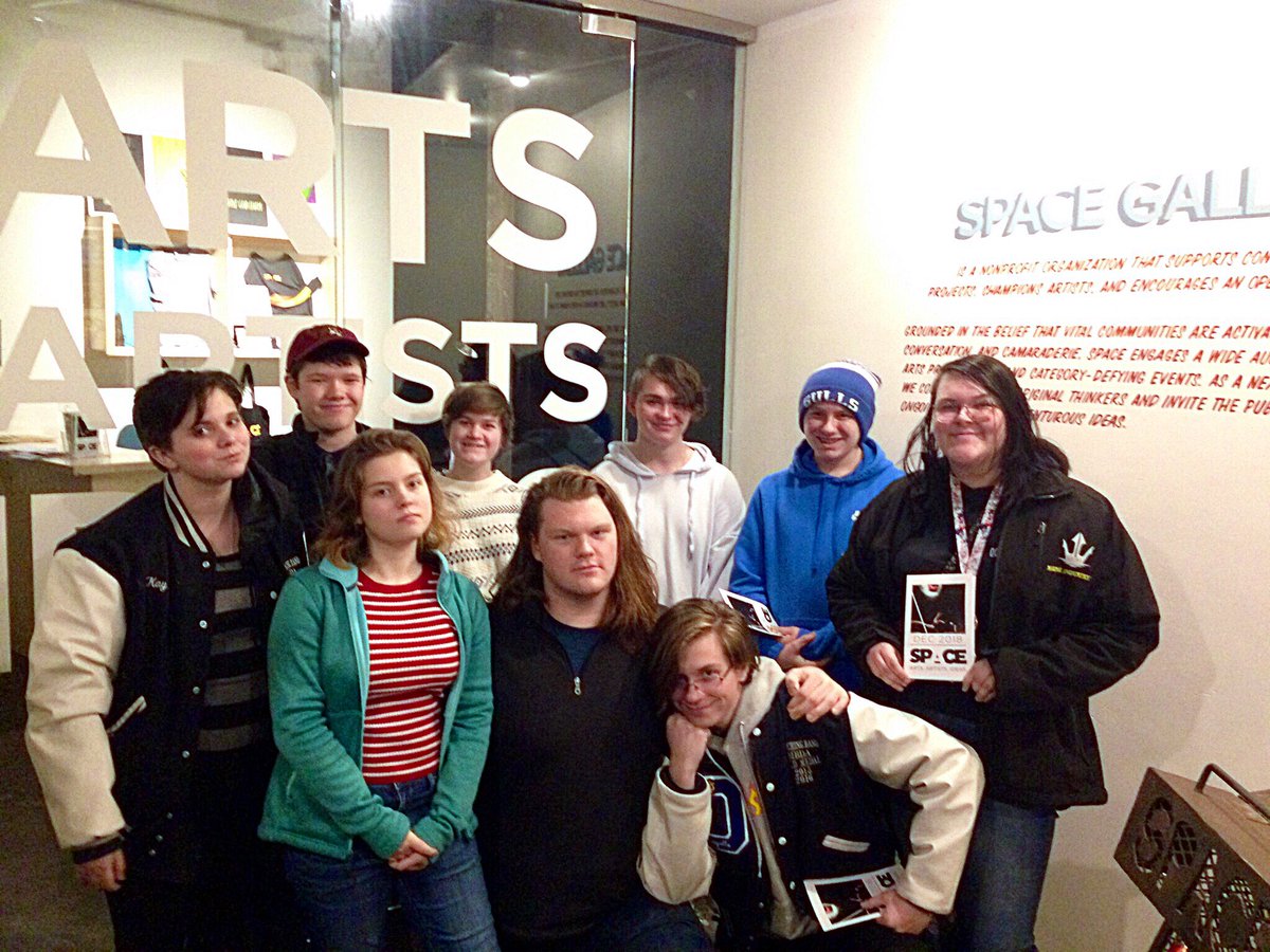 ehainesOOB_ART's tweet photo. The OOBHS Art Club had an awesome opportunity to visit SPACE Gallery in Portland for a behind the scenes tour last week. Special thanks to Martha, Hope, and other SPACE staff for sharing your stories and time with us! 

#oobhsart #oobschools #art #fieldtrip https://t.co/qLLbqHByTS