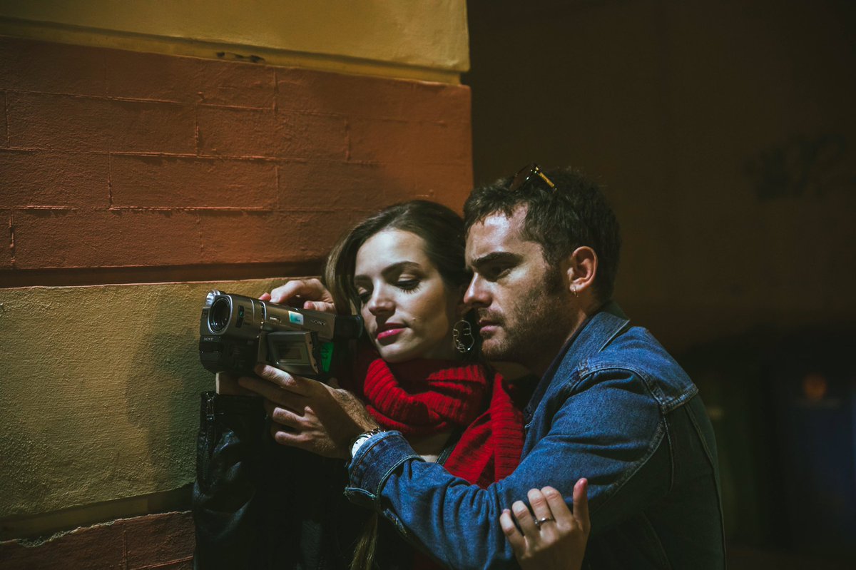 divina__mania's tweet photo. FOTO BACKSTAGE 
Video “Tutte le volte”  EMAN

#eman #tuttelevolte #videoclip #youtube #spotify #music #filmproducer #set #makingoff #filming #video #videomaking #videoproducer #cortometraggio #indie #musicvideos #gianmarcosaurino #maurolamanna #auroraruffino #divinamania https://t.co/pma2vCqA9O