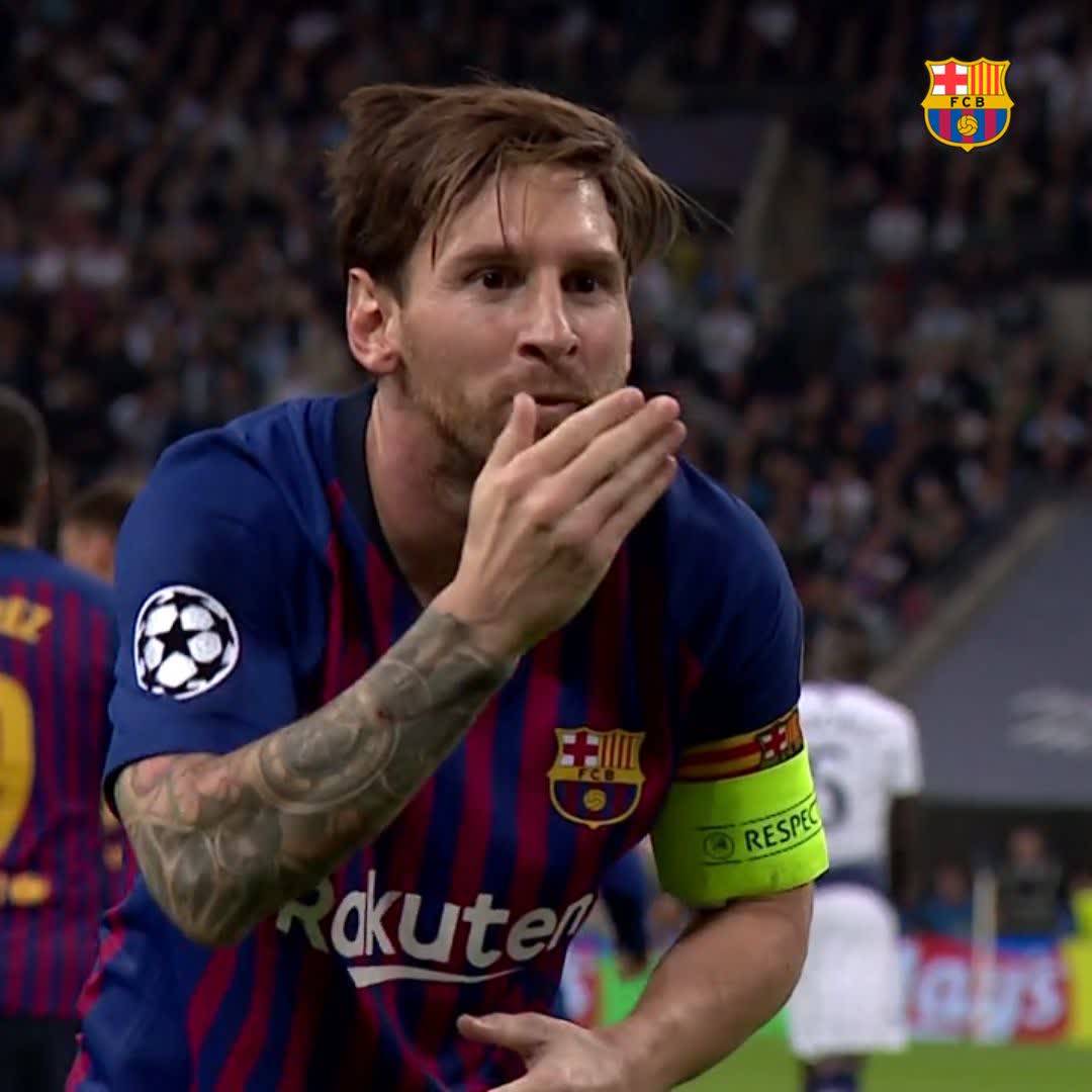 👑 Leo #Messi: 50 gols em 2018! 🙌🎉
✅ Artilheiro da @LaLiga com 14 gols
✅ Líder em assistências da @LaLigaBRA, com 10
😱 Um gênio sem limites! 🔥
🔵🔴 #ForçaBarça
