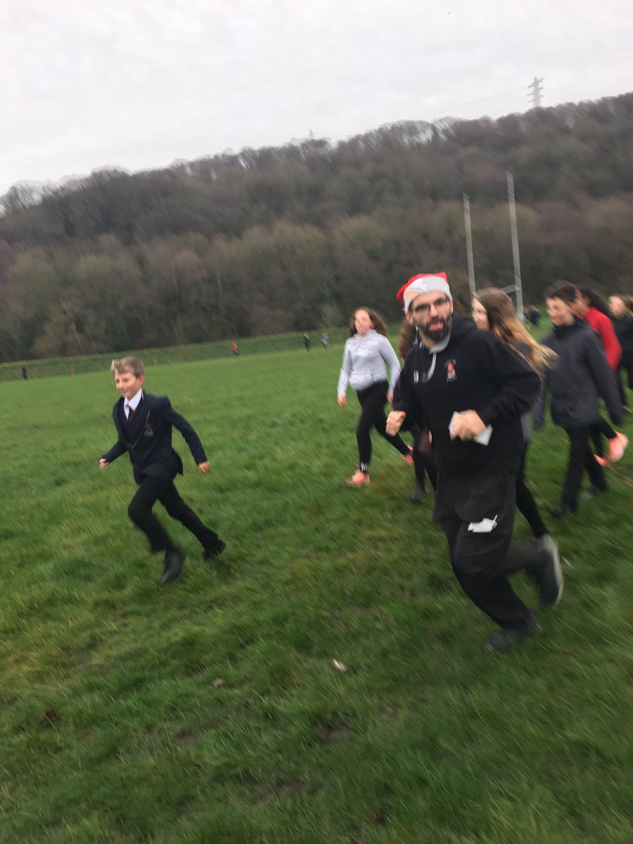 EnglishDeptHHS's tweet photo. Our brilliant School Council organised a Santa Fun Run today.🎅🏻 They raised £94.05 for Dreams and Wishes. Da iawn and diolch to all who took part 🏃‍♂️ @HawthornHighSch @DreamsWishesOrg https://t.co/20Zgq8YaYm
