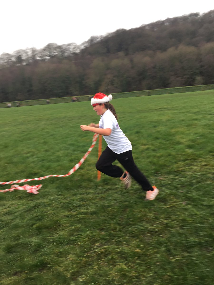 EnglishDeptHHS's tweet photo. Our brilliant School Council organised a Santa Fun Run today.🎅🏻 They raised £94.05 for Dreams and Wishes. Da iawn and diolch to all who took part 🏃‍♂️ @HawthornHighSch @DreamsWishesOrg https://t.co/20Zgq8YaYm