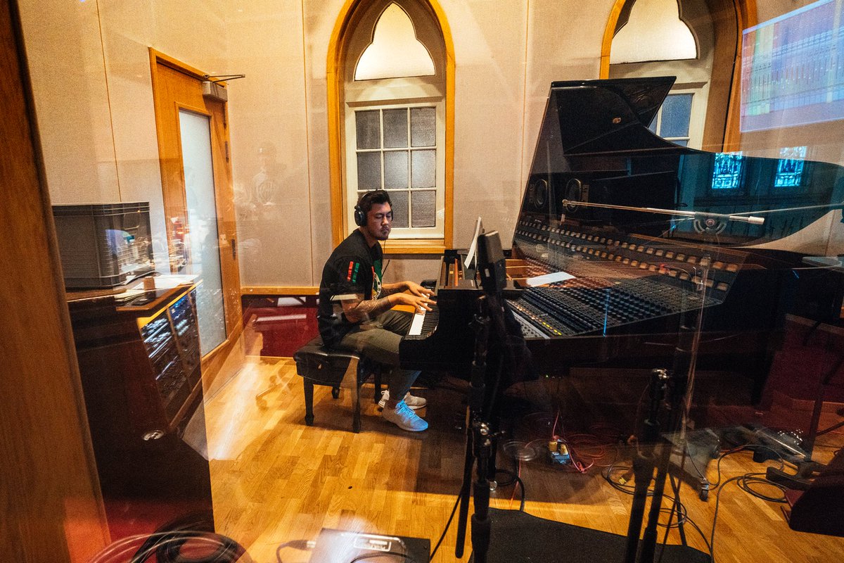 IveGoneWest's tweet photo. It was pretty special to hear this AMAZING @YamahaMusicUSA Grand Piano at Ocean Way Studios last week! One of my favorite parts about recording songs is watching the boys add their magic! -Nelly💗 https://t.co/bpf3uUBJrp