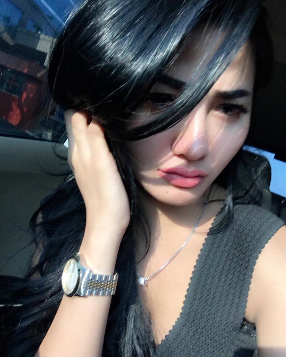 GweenCha's tweet photo. Being different isn’t a bad thing. It means you’re brave enough to be yourself.
#IchaGween #ModelIndonesia #ModelPopular #PopularMagazine #MajalahPopular #ModelMajalahPopular #ModelSeksi #FemaleDJ https://t.co/mxfswrTArL