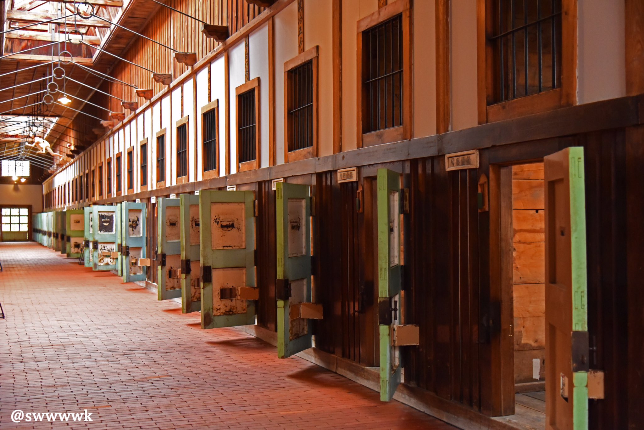 すわけ これは偶然見られた網走監獄一斉開房の様子 こう見ると 偽のっぺらぼうのういた第四舎六十六房は実際とは逆側にありました 画像は言って頂ければ素材として使って頂けます T Co Dax5mmkqzx Twitter